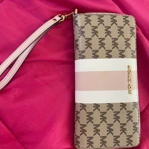 Mk wallet stripe